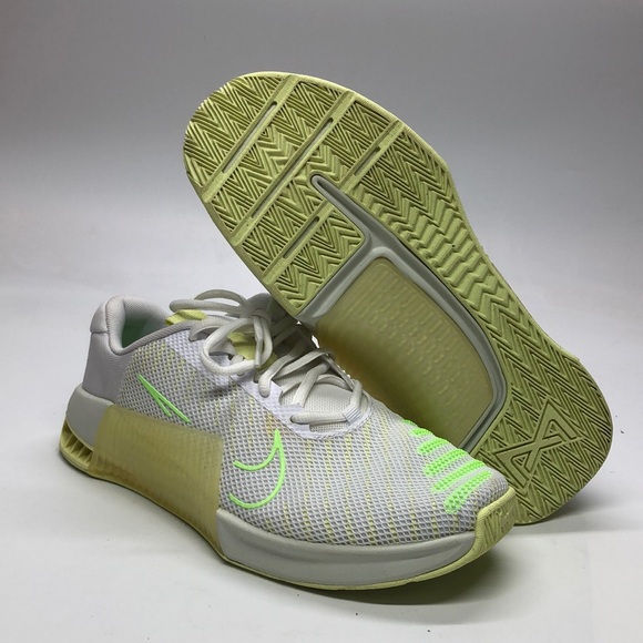 Women’s Nike Metcon 9 White/Yellow DZ2537-106 USED Mark inside sz 9 - Picture 1 of 12